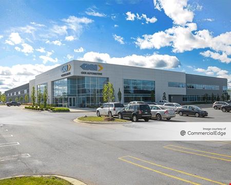 A look at 2200 North Opdyke Road commercial space in Auburn Hills