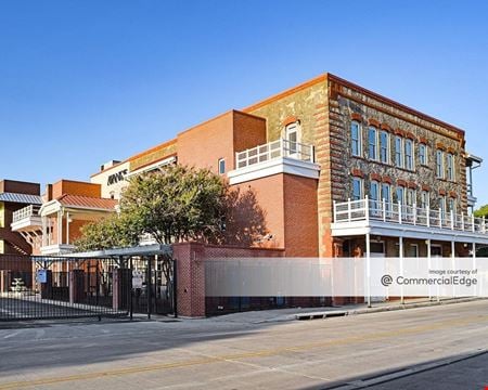 A look at 118 North Medina Street & 907 West Commerce Street commercial space in San Antonio