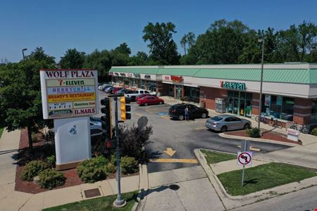 A look at Wolf Plaza Retail space for Rent in Des Plaines