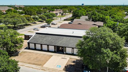 A look at 1910 Greenfield Plaza commercial space in Bryan