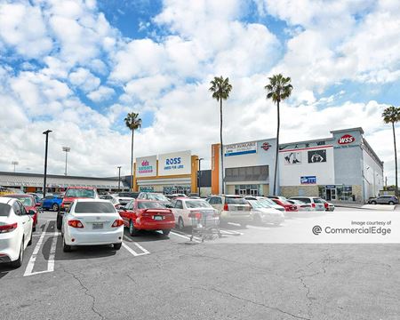 A look at Vermont Slauson Shopping Center Retail space for Rent in Los Angeles