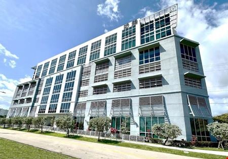 A look at Beacon Hallandale Coworking space for Rent in HALNDLE BCH