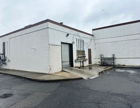A look at 422-426 Great East Neck Road commercial space in West Babylon