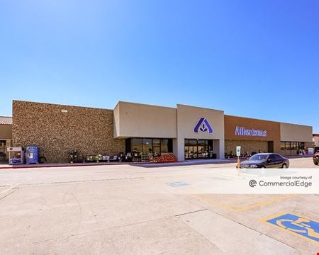 A look at Cimarron Plaza Shopping Center - Albertsons commercial space in Bedford