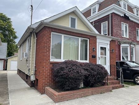 A look at 15059 14 road Whitestone NY 11357 commercial space in Queens