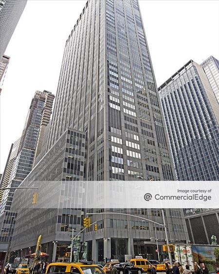 A look at 1301 Avenue of the Americas commercial space in New York