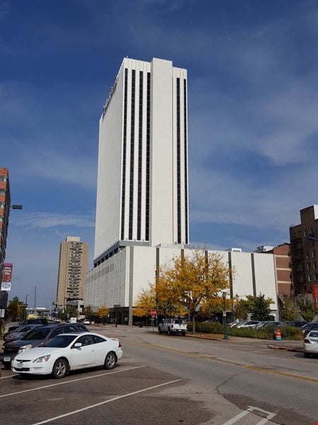 A look at Alliant Energy Tower Office space for Rent in Cedar Rapids