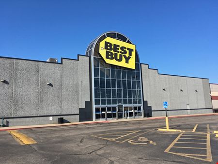 A look at Westgate Plaza Retail space for Rent in Wichita