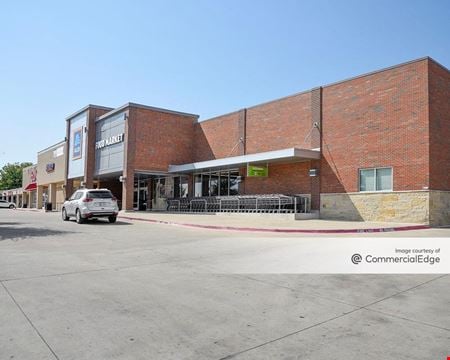 A look at University Plaza commercial space in Waxahachie
