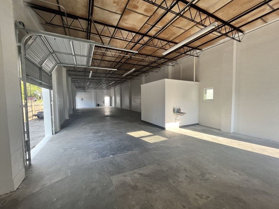 2300 SF- IT Zoned Prime Warehouse