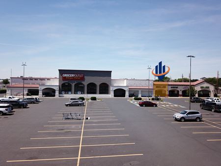 A look at Hermiston Plaza Shoppes commercial space in Hermiston
