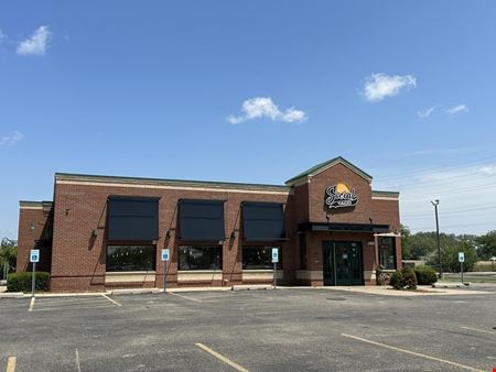 A look at 900 Riverside Dr commercial space in East Peoria