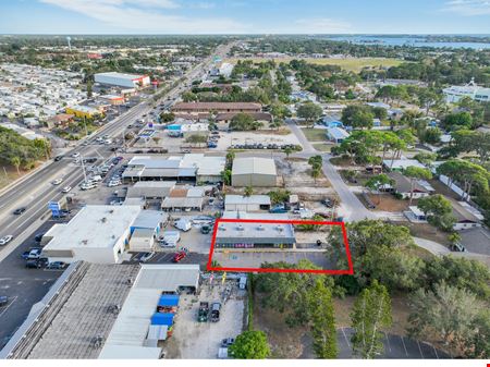 A look at 4 unit retail building for sale w/ Commercial Kitchen commercial space in Sarasota