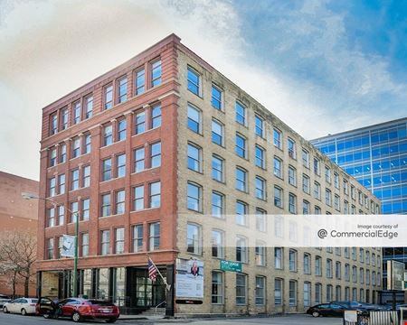 A look at 168 North Clinton Street commercial space in Chicago
