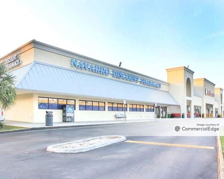 A look at Vista Shopping Center Commercial space for Rent in Hialeah