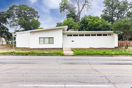 A look at Medical / Professional Office - North Waco Commercial space for Sale in Waco
