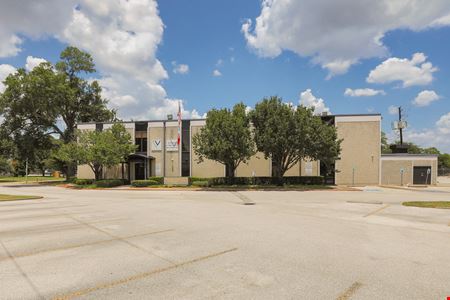 A look at 2122 East Governors Circle commercial space in Houston