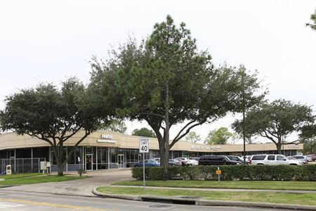 A look at Calder Shopping Center commercial space in League City