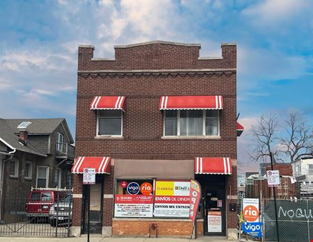 A look at 4412 W Belmont Ave commercial space in Chicago