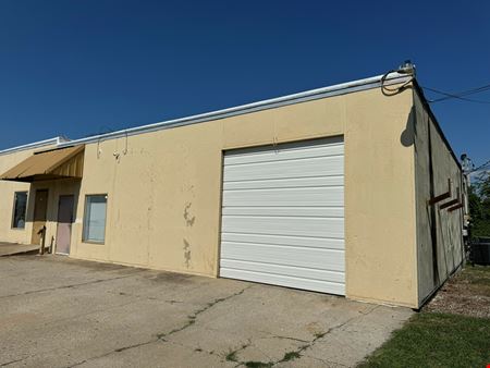 A look at 305 N Redbud Ave commercial space in Broken Arrow