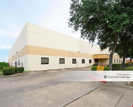A look at 10660 Fallstone Road commercial space in Houston
