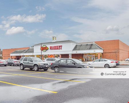A look at Hilltop Plaza Retail space for Rent in Richmond Heights