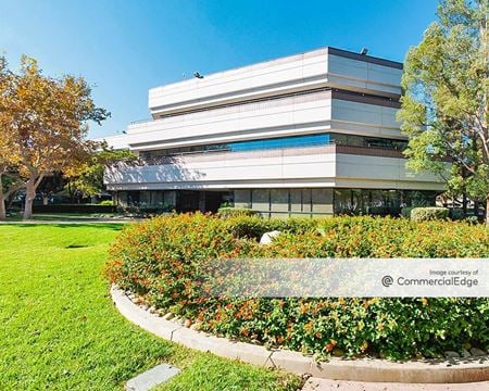 A look at Warner Gateway - 21860 Burbank Blvd Office space for Rent in Woodland Hills