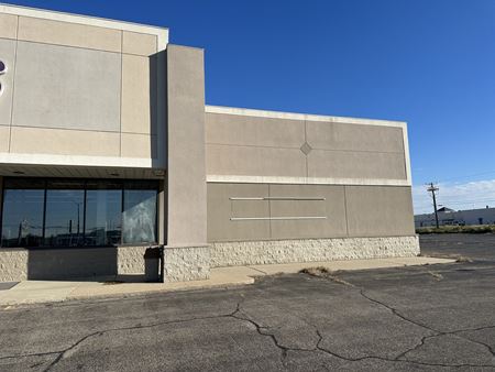 A look at 1302 Woodlawn Rd. - Retail Strip Center Retail space for Rent in Lincoln