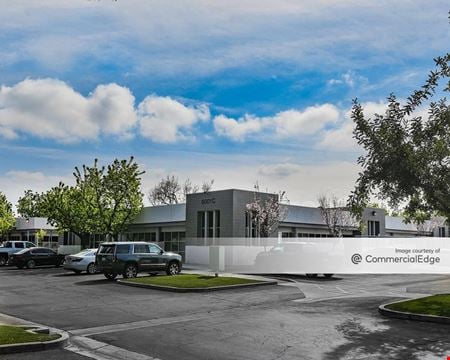 A look at Lake Truxtun Plaza Office space for Rent in Bakersfield