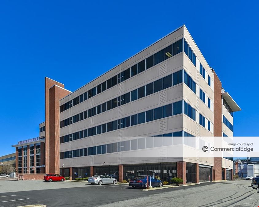 Harbour Pointe Office Park - 70 & 90 Everett Avenue