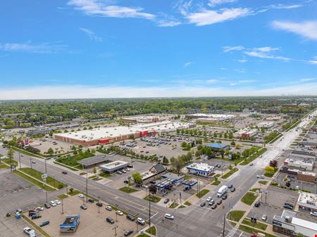 A look at Universal Shopping Center commercial space in Warren