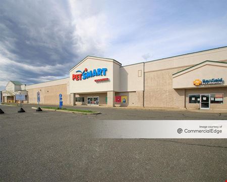 A look at Waterbury Crossing Commercial space for Rent in Waterbury
