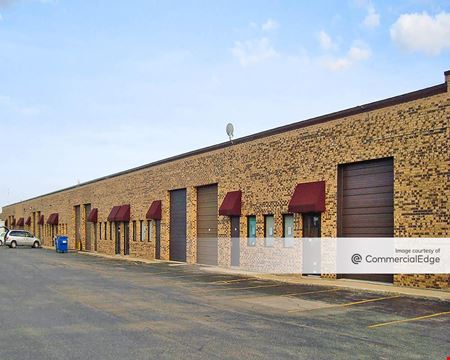 A look at 9925, 9935 South 76th Avenue & 7501-7525 99th Place commercial space in Bridgeview
