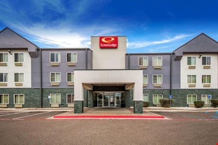 A look at Econo Lodge commercial space in Laredo