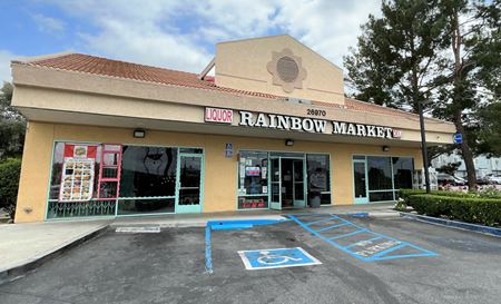 A look at Rainbow Plaza commercial space in Santa Clarita