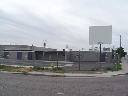 A look at 3255 E Washington St commercial space in Phoenix