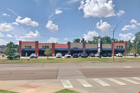 A look at Oakleaf Shops commercial space in Oklahoma City
