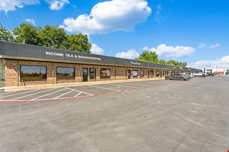 A look at Saginaw Shopping Center commercial space in Saginaw