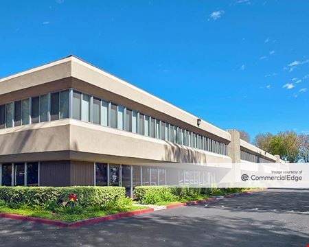 A look at Orange Freeway Business Park commercial space in Placentia