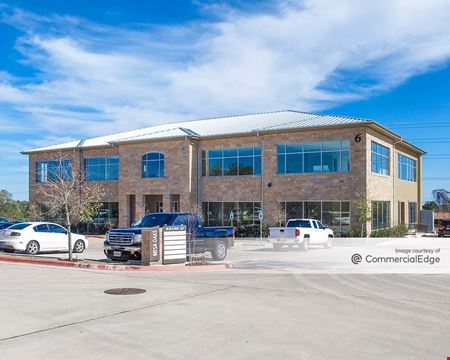 A look at Mesa Oaks commercial space in Austin