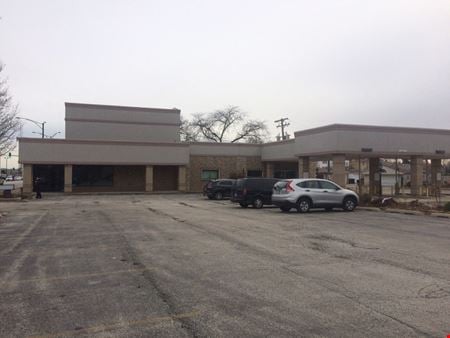 A look at 5700 N Central Ave Retail space for Rent in Chicago