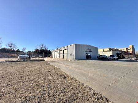 A look at 11925 Holland Street commercial space in Oklahoma City