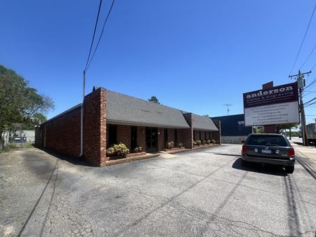 A look at 211 East Stone Avenue commercial space in Greenville