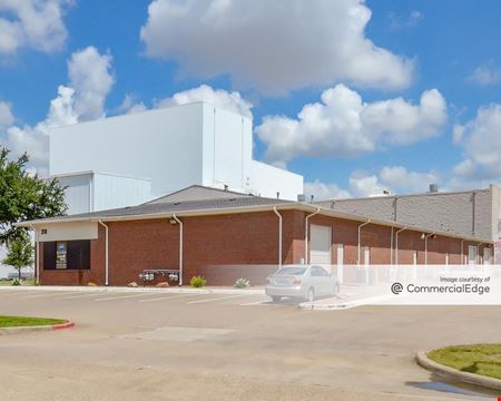 A look at Wall Street Industrial Center Industrial space for Rent in Garland