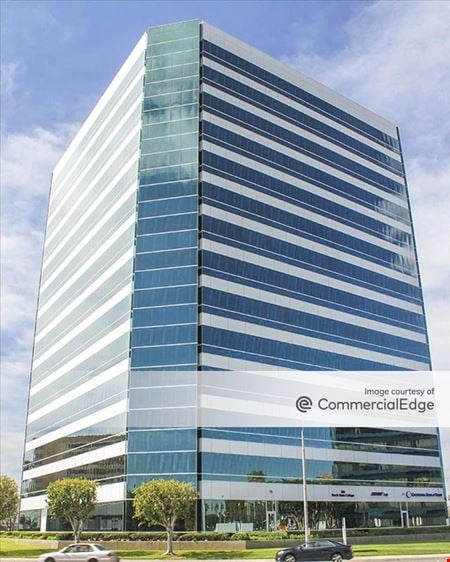 A look at Orange Center Tower Commercial space for Rent in Orange