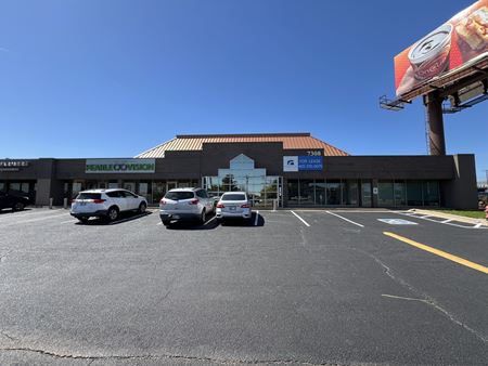 A look at Rockwell Plaza Retail space for Rent in Oklahoma City