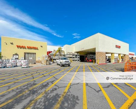 A look at Genesee Plaza Shopping Center commercial space in San Diego