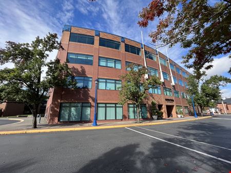 A look at Lakeside Center Office space for Rent in Tualatin