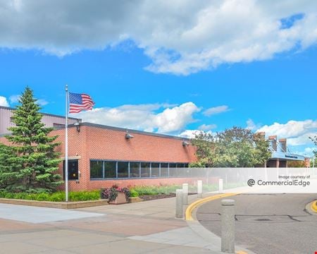 A look at Minnesota Office Plaza commercial space in Roseville