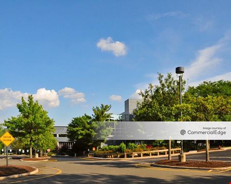 A look at Country Club Plaza commercial space in Paramus